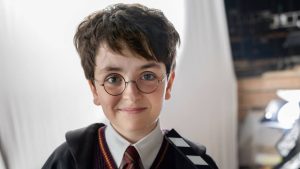 Harry Potter Dizisinden İlk Resmi Görsel Paylaşıldı!