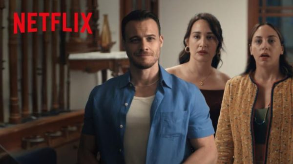 Platonik: Mavi Dolunay Oteli