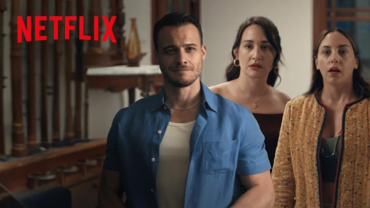 Platonik: Mavi Dolunay Oteli